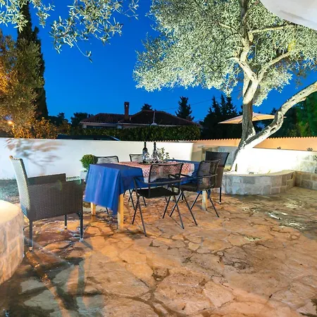 Haus In Mit Kostenlosem Parkplatz *
