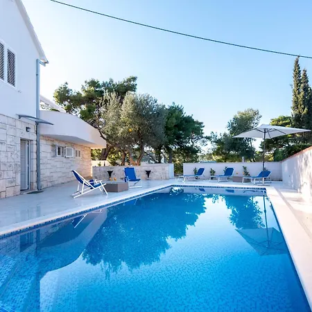 Haus In Mit Kostenlosem Parkplatz Holiday home