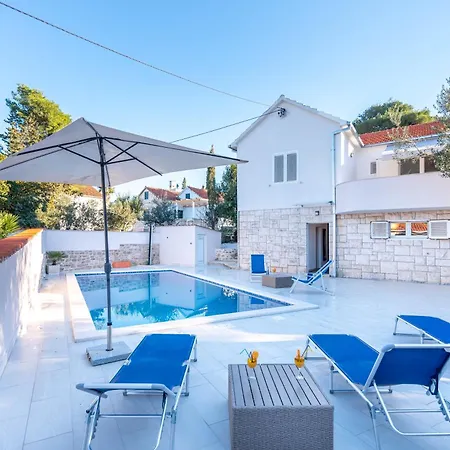Holiday home Haus In Mit Kostenlosem Parkplatz Splitska